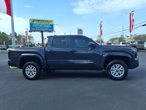 Used 2024 Toyota Tacoma SR5 image 3