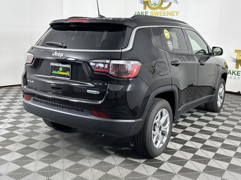 New 2026 Jeep Compass Latitude image 7