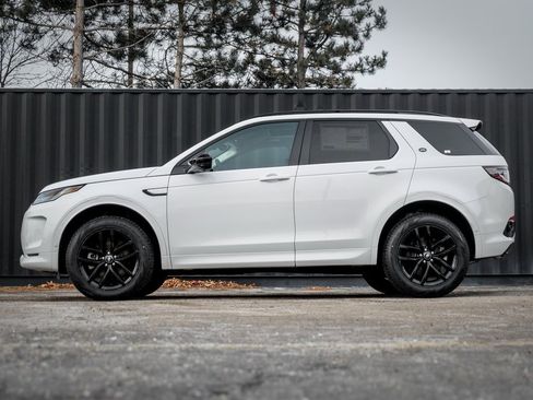 Used 2025 Land Rover Discovery Sport S image 3