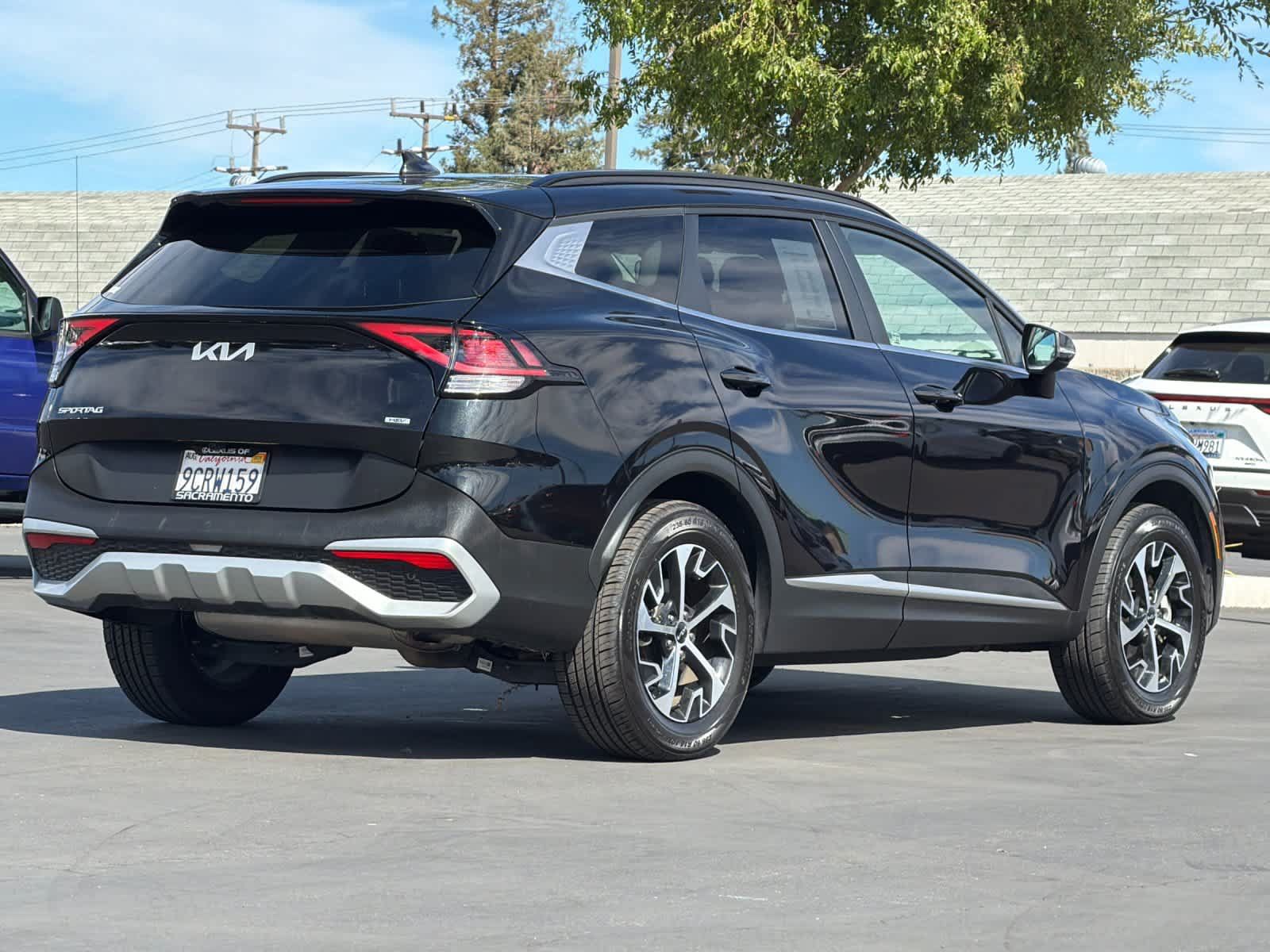 Used 2023 Kia Sportage EX w/ EX Premium Package AWD/4WD image 2