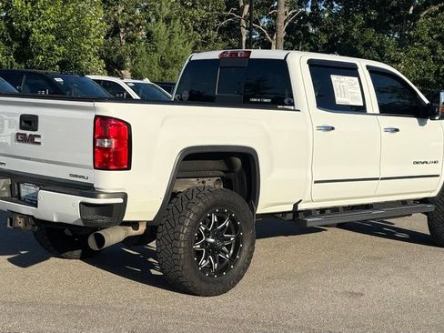 Used 2016 GMC Sierra 2500 Denali w/ Duramax Plus Package AWD/4WD image 4