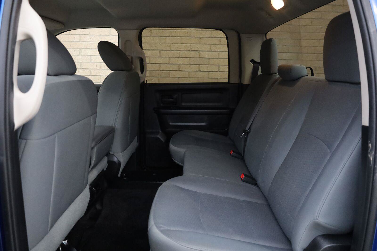 Used 2015 RAM 1500 Express RWD image 19