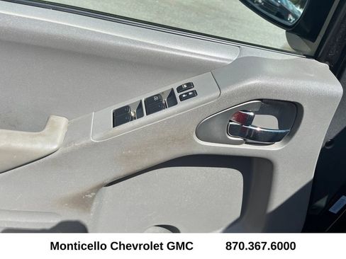 Used 2018 Nissan Frontier SV image 10