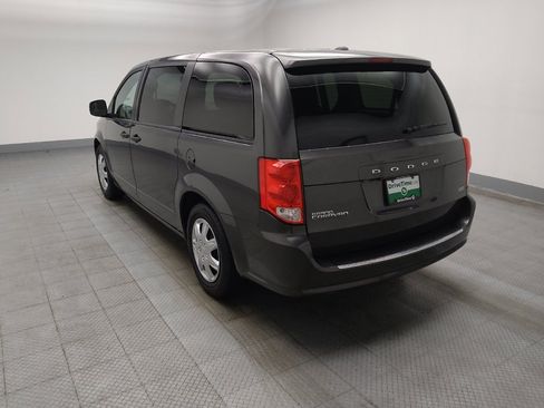 Used 2019 Dodge Grand Caravan SE w/ UConnect Hands-Free Group image 5