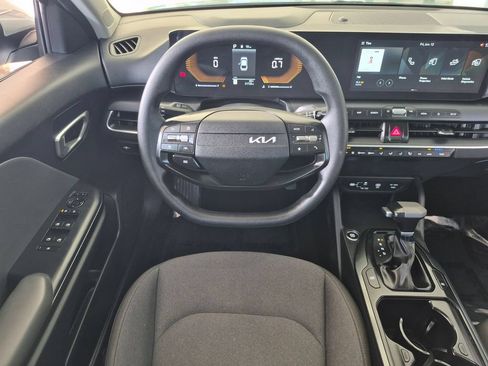 Used 2025 Kia K4 FWD image 22