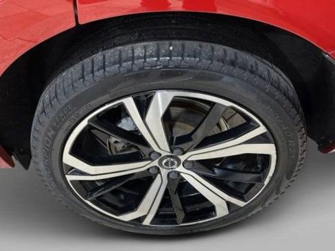 Used 2022 Volvo XC60 T8 R-Design w/ Advanced Package image 23