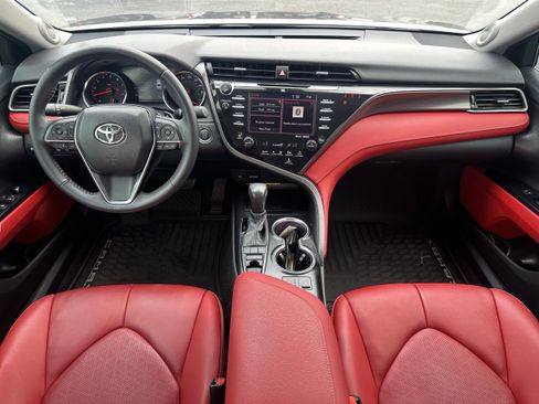 Used 2020 Toyota Camry XSE FWD image 14