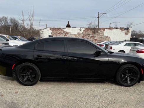 Used 2015 Dodge Charger SXT image 7