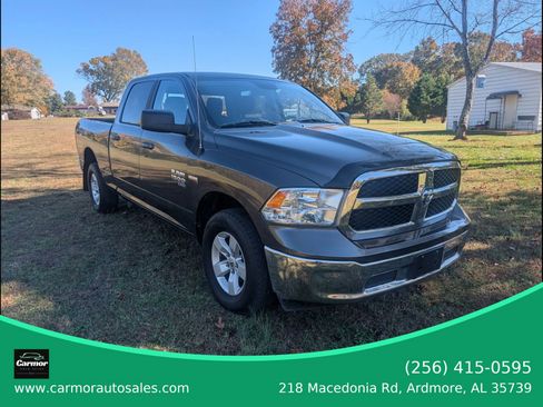 Used 2019 RAM 1500 Classic SLT image 1
