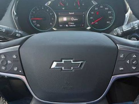 Used 2023 Chevrolet Traverse RS FWD image 8