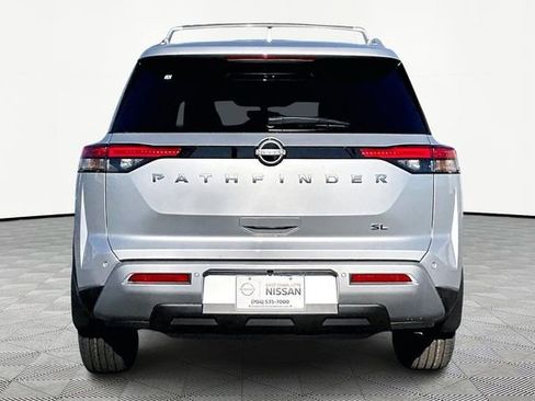New 2025 Nissan Pathfinder SL image 4