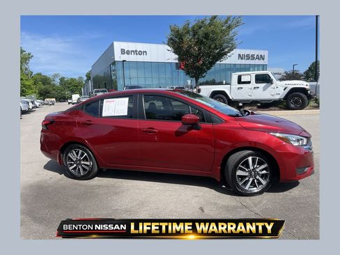 Used 2025 Nissan Versa SV w/ Trunk Package FWD image 1