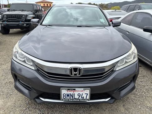 Used 2017 Honda Accord EX image 2