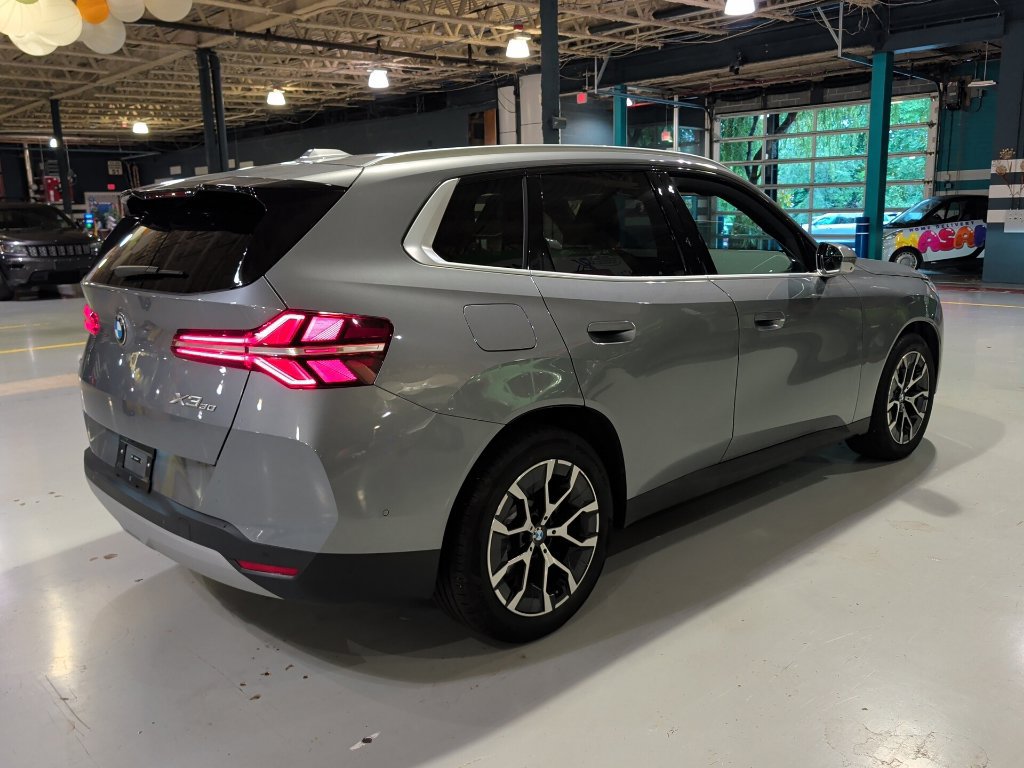 Certified 2025 BMW X3 xDrive30i w/ Premium Package AWD/4WD image 12