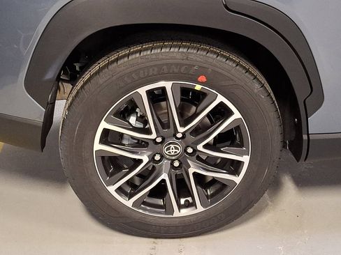 New 2026 Toyota Corolla Cross XLE image 5