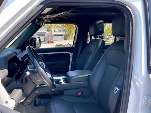Certified 2025 Land Rover Defender 110 X-Dynamic SE AWD/4WD image 8