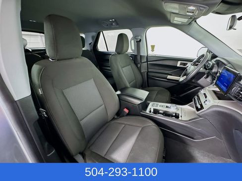 Used 2022 Ford Explorer XLT image 28