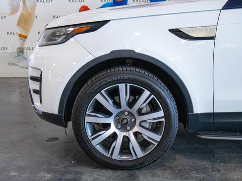 Used 2019 Land Rover Discovery HSE image 17