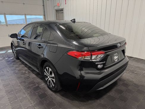 Used 2022 Toyota Corolla LE FWD image 4