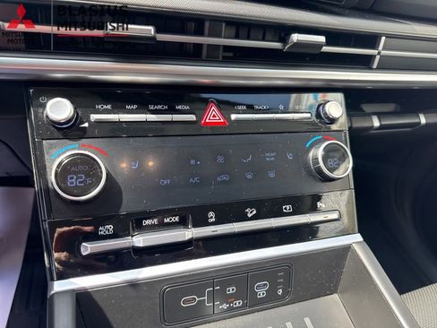 Used 2025 Hyundai Santa Fe SEL FWD image 27