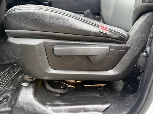 Used 2022 RAM 2500 Tradesman w/ Chrome Appearance Group image 6