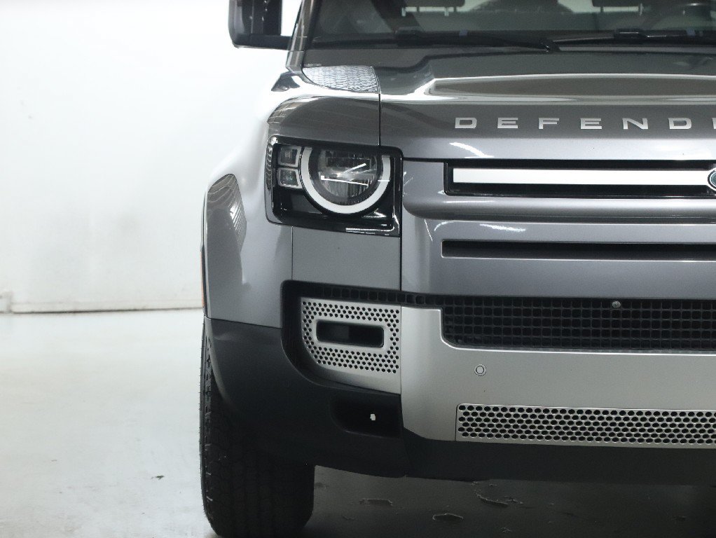 Used 2022 Land Rover Defender 90 S AWD/4WD image 6
