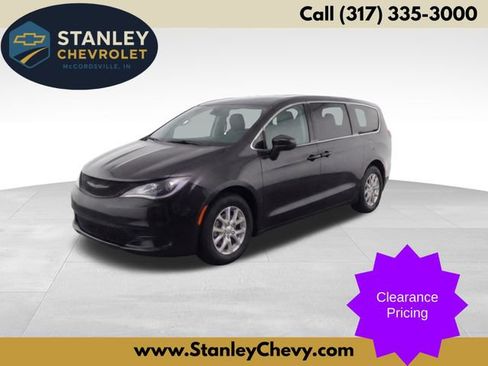 Used 2023 Chrysler Voyager LX FWD image 1