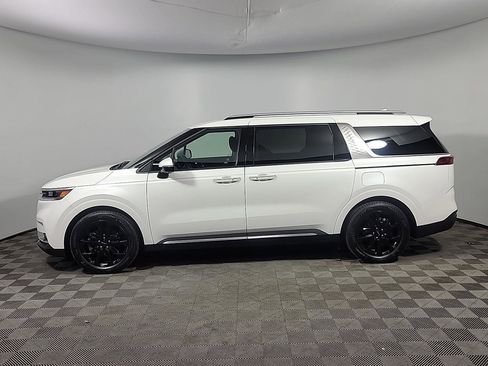 Used 2024 Kia Carnival SX image 11