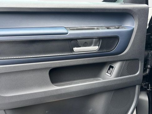 New 2025 Volkswagen ID. Buzz Pro S image 13