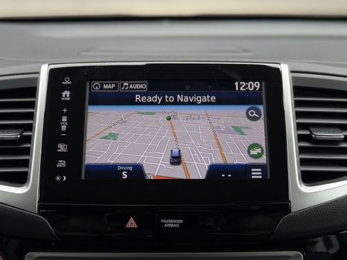 Used 2018 Honda Pilot Touring image 36