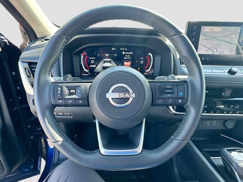 Used 2024 Nissan Rogue SL FWD image 11