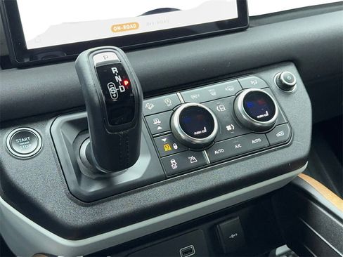 Used 2023 Land Rover Defender 110 S image 30