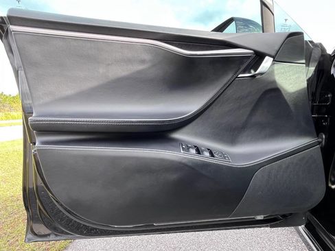 Used 2018 Tesla Model S 100D image 35