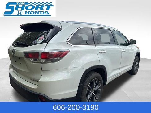 Used 2016 Toyota Highlander XLE image 6