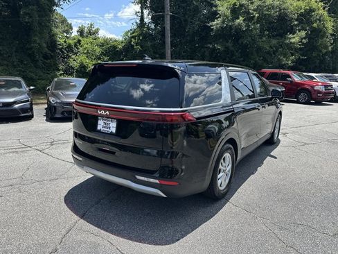 Certified 2024 Kia Carnival LX FWD image 6