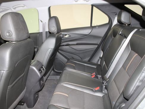 Used 2023 Chevrolet Equinox Premier image 18