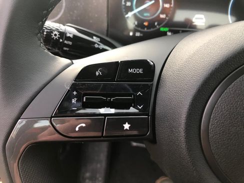 New 2026 Hyundai Elantra Limited FWD image 9