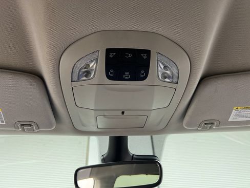 Used 2023 Chrysler Pacifica Touring-L FWD image 72