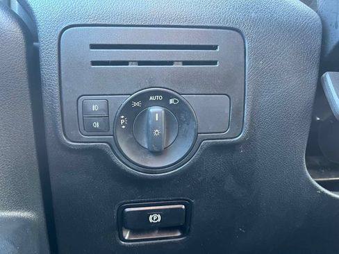 Used 2022 Mercedes-Benz Metris image 23
