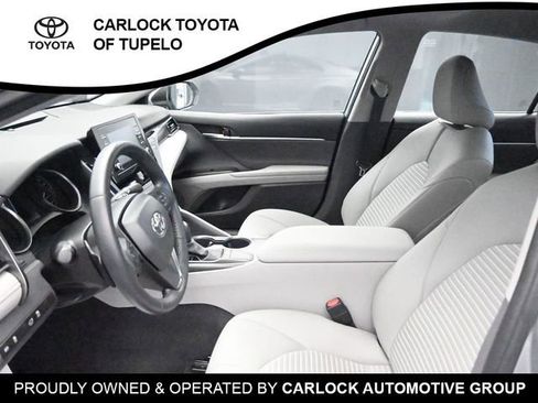 Used 2022 Toyota Camry SE FWD image 11