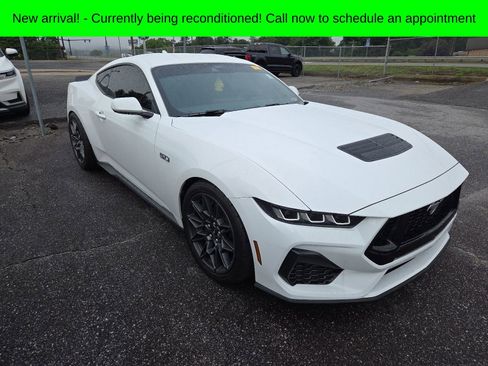 Used 2025 Ford Mustang GT RWD image 2
