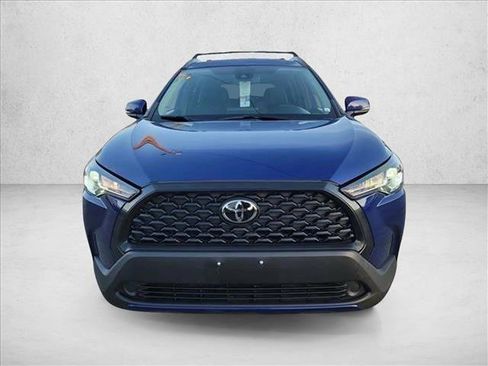 Used 2022 Toyota Corolla Cross LE AWD/4WD image 2