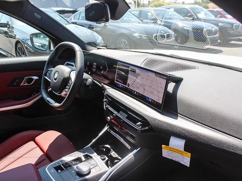 Used 2026 BMW 330i Sedan w/ Convenience Package RWD image 15