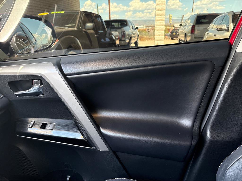 Used 2018 Toyota RAV4 Limited AWD/4WD image 23