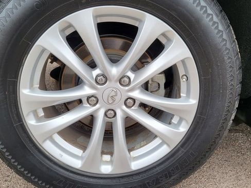 Used 2017 INFINITI QX70 2WD w/ Premium Package image 13