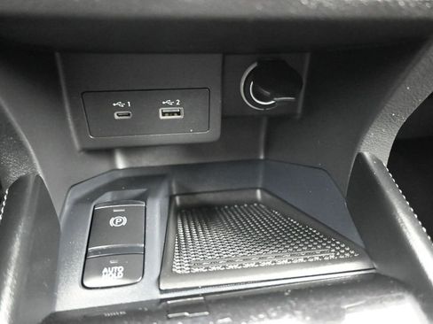 Used 2023 Nissan Kicks SR FWD image 22