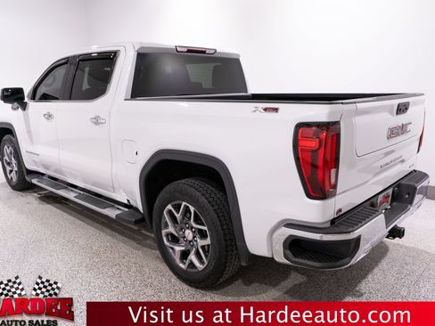 Used 2023 GMC Sierra 1500 SLT w/ SLT Premium Package AWD/4WD image 3