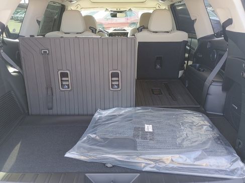 New 2026 Subaru Ascent Limited image 16