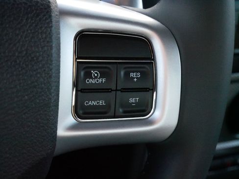 Used 2013 Dodge Challenger R/T image 25