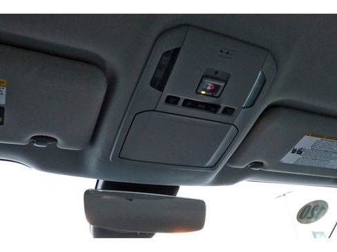 Used 2023 Toyota Highlander LE image 18